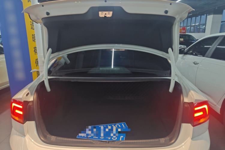 Used Volkswagen Lamando 2018 230TSI DSG Fashion Edition Trunk