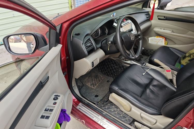 Used Honda City Classic 2012 1.5L manual Comfort version Driver Seat