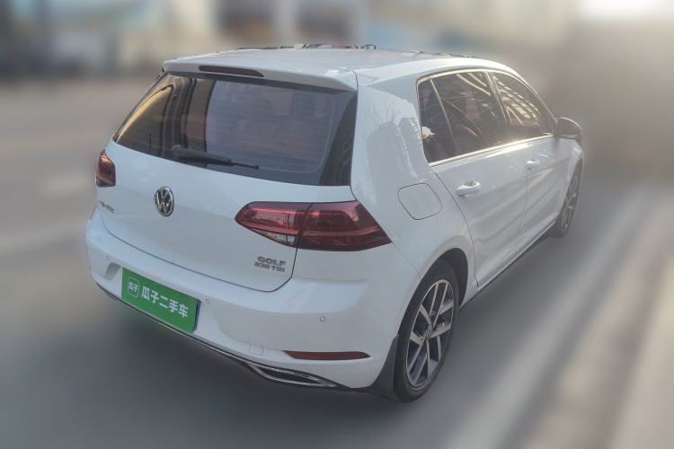 Used Volkswagen Golf 2018 230TSI Automatic Luxury Version Rear Right 45 Deg