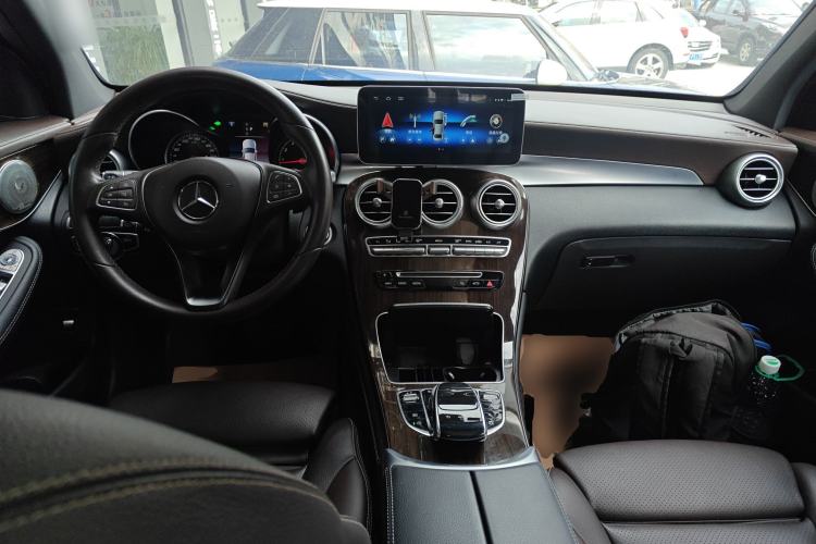 Used Mercedes-Benz GLC 2019 Facelift GLC 260 L 4MATIC Luxury Model
