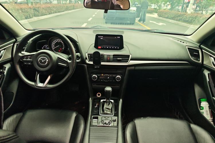 Used Mazda 3 Axela 2017 Sedan 1.5L Automatic Luxury Model Emission Standard China V Center Console