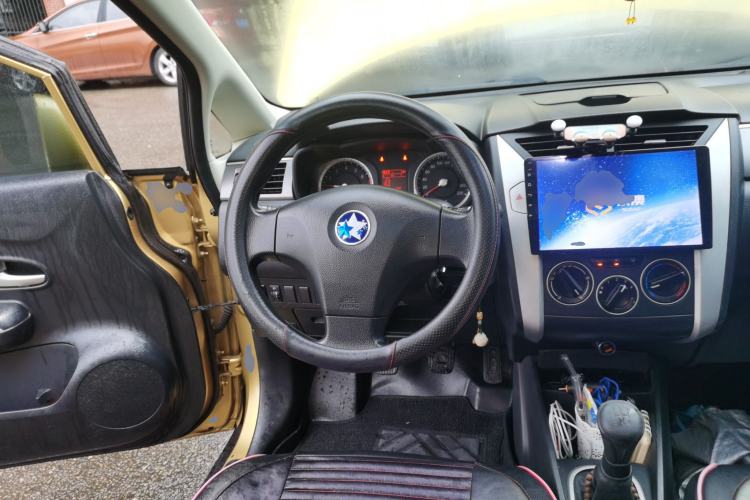 Used Venucia R50X 2013 1.6L Manual Model
