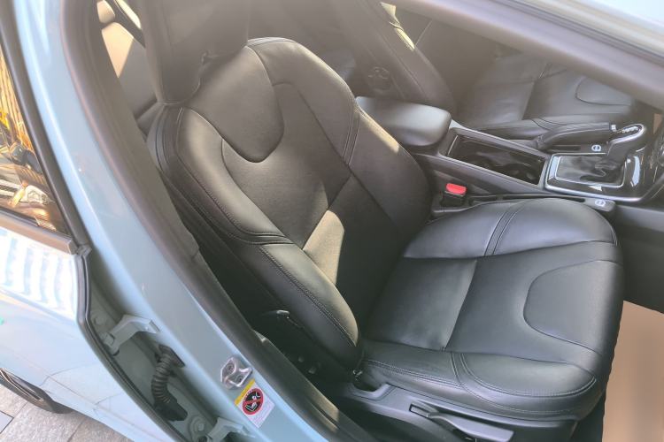 Used Volvo V40 2017 T3 Zhiyi Edition