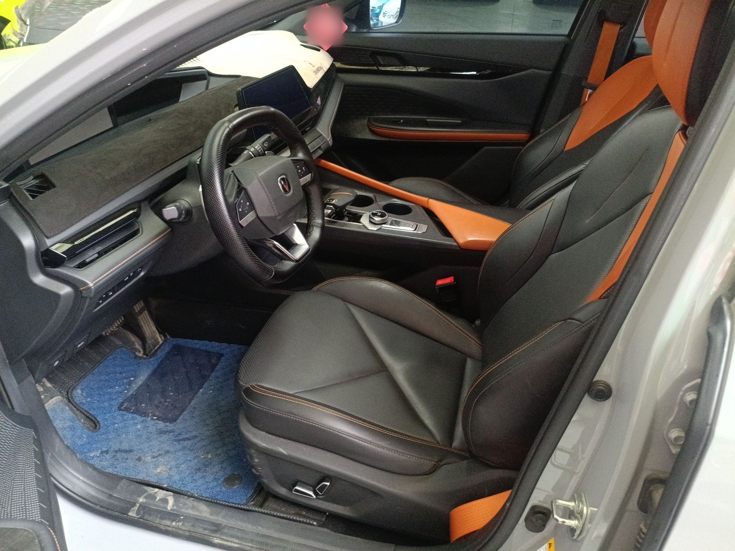 Переднее сиденье в автомобиле