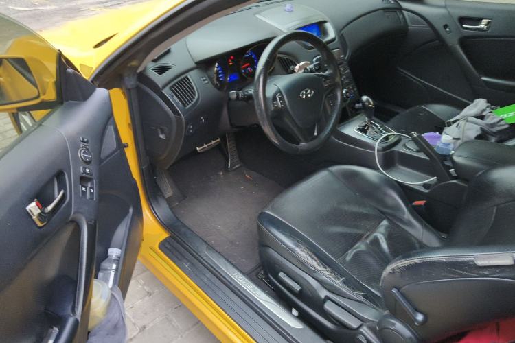 Used Hyundai Genesis Coupe 2009 2.0T Automatic Deluxe Edition Driver Seat