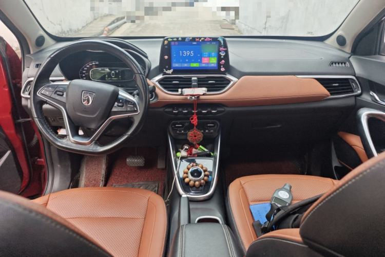 Used Baojun 510 2017 1.5L Automatic Luxury Model Center Console