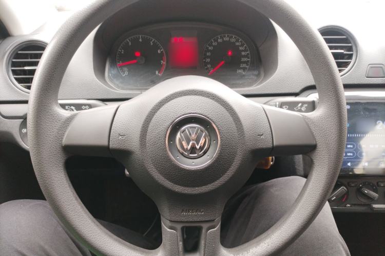 Used Volkswagen Jetta 2015 Zhuihui Edition 1.4L Manual Fashion Model