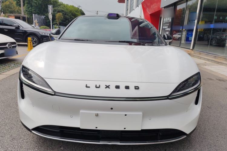 Used Hima Luxeed S7 2024 Max Front