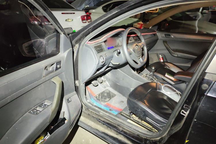 Used Volkswagen Santana 2016 1.6L Manual Fashion Edition Driver Seat