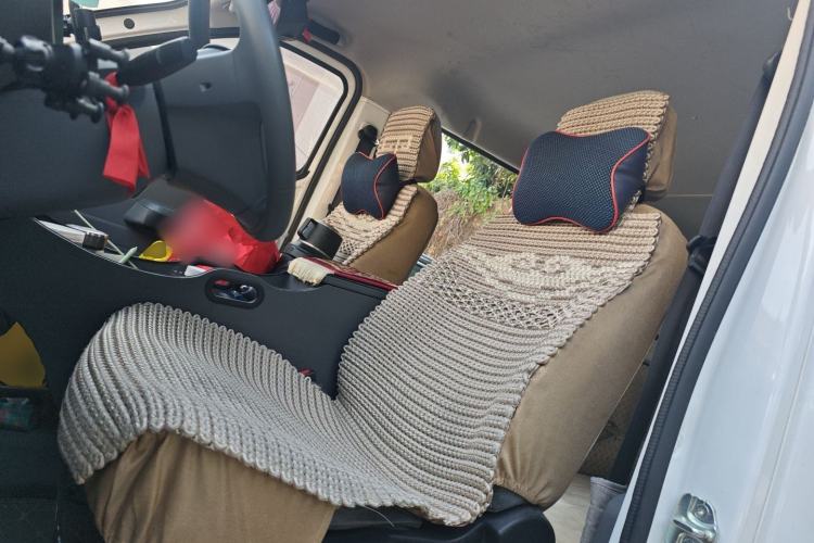 Used Wuling Yangguang 2024 300KM Comfort Version Passenger Van 75kW
