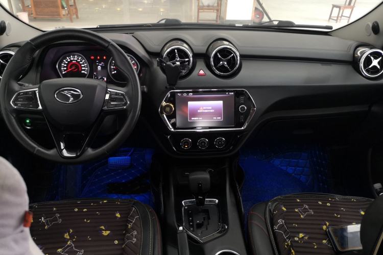 Used Soueast DX3 2018 1.5T CVT Luxury Model Center Console