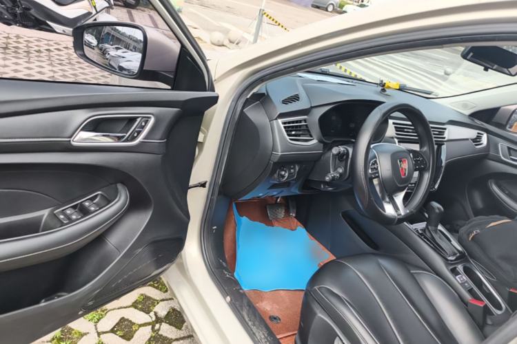 Used Roewe i5 2020 1.5L Automatic 4G Connect Luxury Flagship Edition
