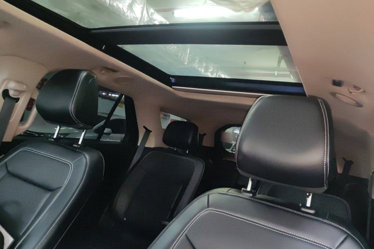 Used Ford Explorer 2023 EcoBoost 285 Rear-Drive Stylish Edition 6 Seats Headliner