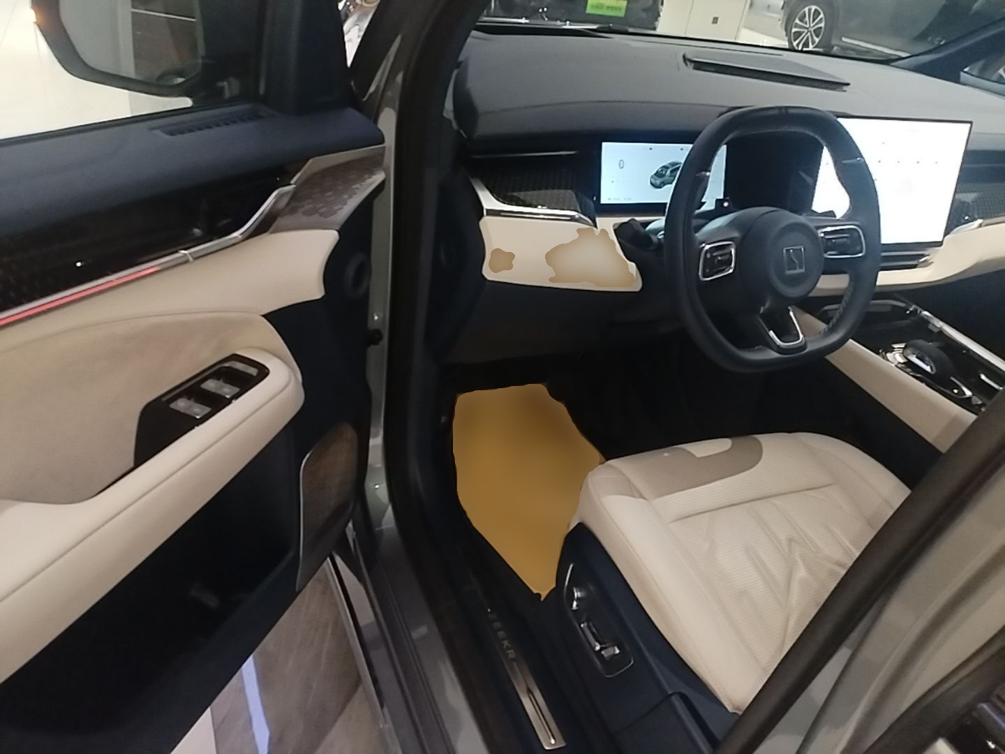 Zeekr 009 2024 7-Seater Aisle Version 108 kWh — снимка 18