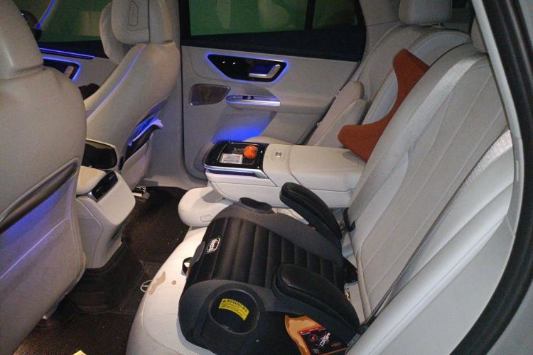 Used Mercedes-Benz EQE SUV 2023 350 4MATIC Luxury Edition Left Rear Seat