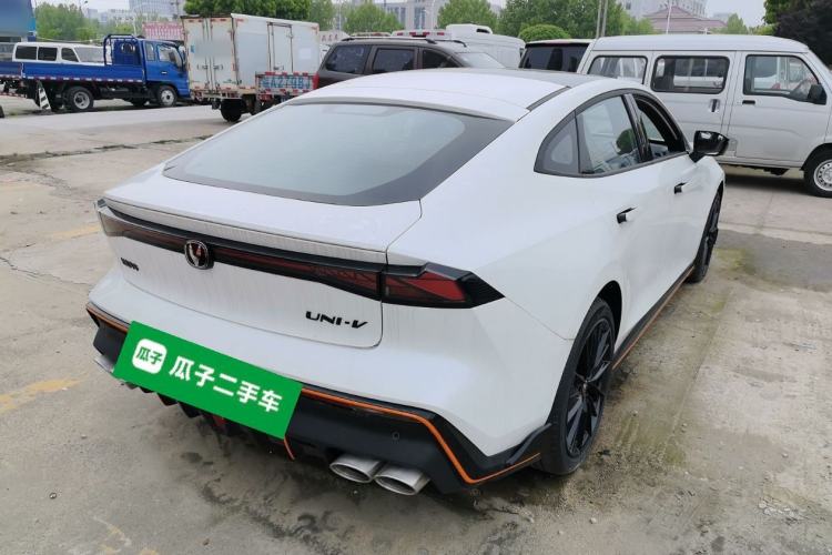 Used CHANGAN UNI-V 2024 2.0T High-Performance Version Rear Right 45 Deg