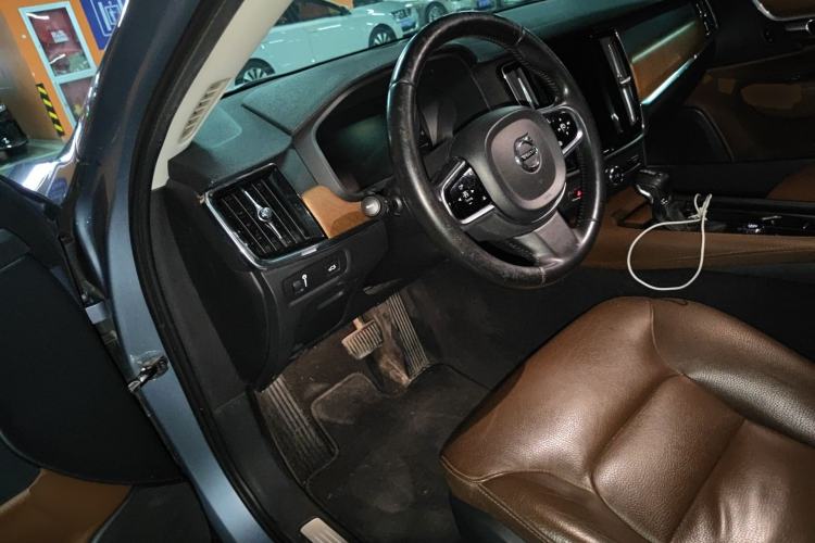 Used Volvo S90 2019 T5 Zhiyi Edition
