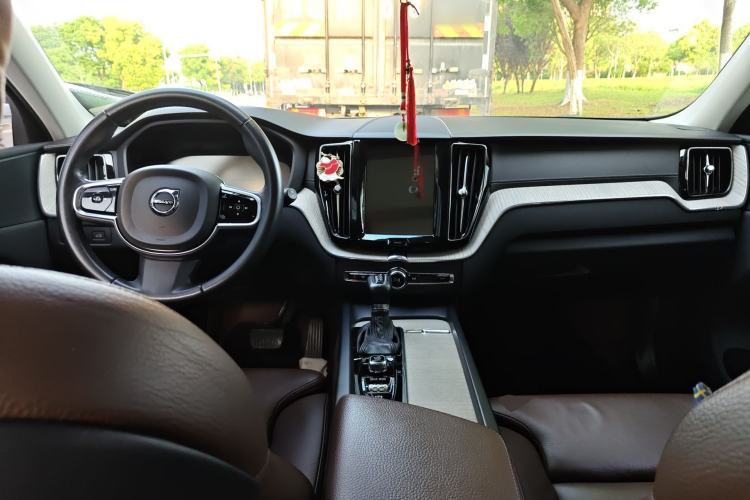 Used Volvo XC60 2020 T5 4x4 Smart Luxury Edition
