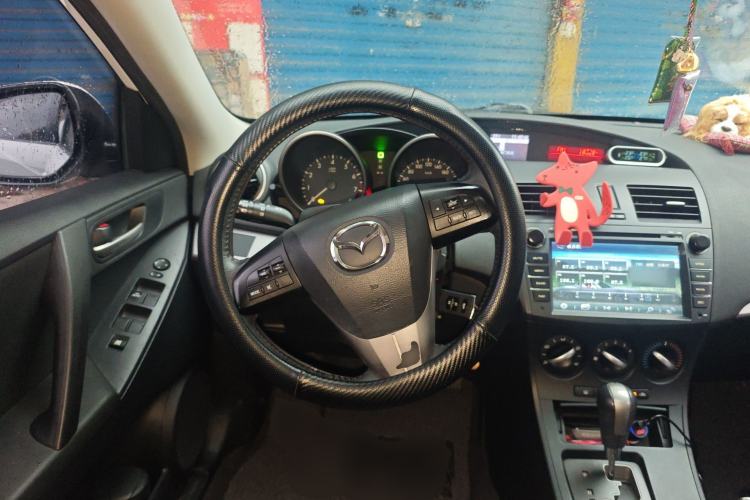 Used Mazda 3 2013 Sedan 1.6L Automatic Elite Model Steering Wheel
