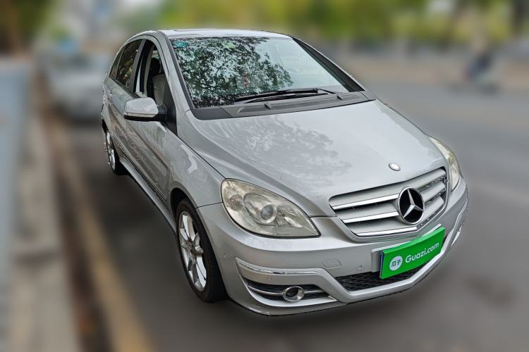 Used Mercedes-Benz B-Class 2009 B 200 Fashion Model Front Right 45 Deg