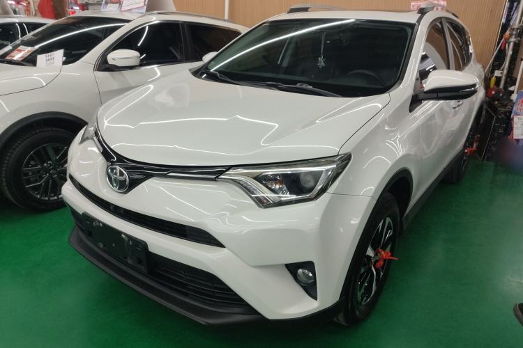 Used Toyota RAV4 2019 2.0L CVT Two-Wheel Drive Comfort Edition China VI Standard