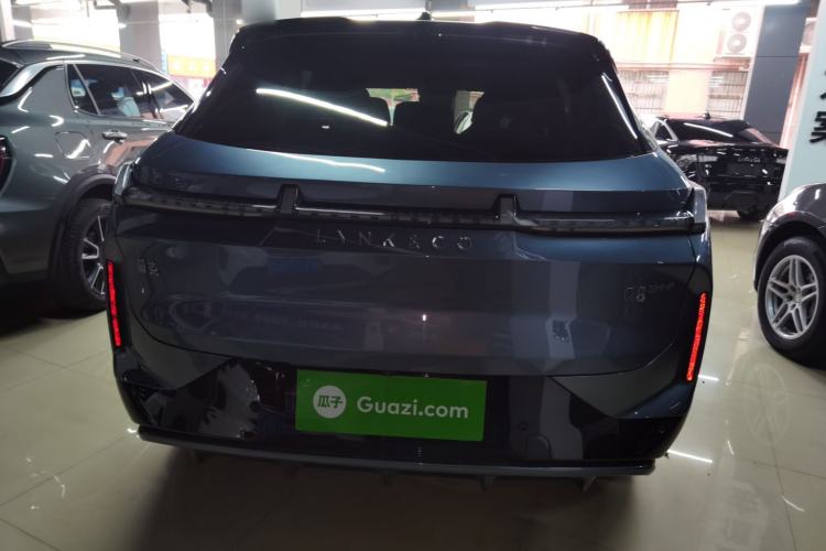 Used Lynk & Co 08 EM-P 2025 220 km All-Wheel-Drive Performance Halo