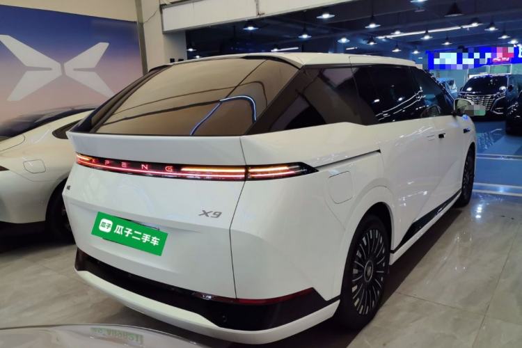 Used XPeng X9 2025 740 Ultra-Long Range Max Rear Right 45 Deg