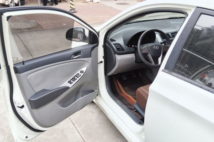 Used Hyundai Verna (older generation) 2016 1.4L Manual Smart GLS Trim
