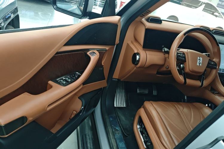 Used Yangwang U8 2023 Luxury Edition
