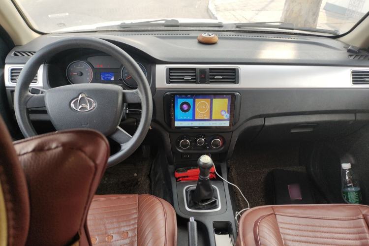Used CHANGAN KAICHENG Shenqi F30 2018 1.5L Elite Edition Short Wheelbase DAM15L Center Console