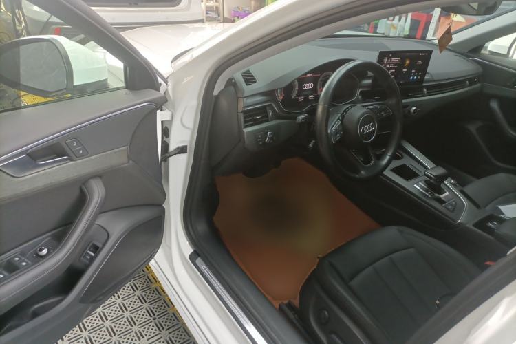 Used Audi A4L 2022 40 TFSI Stylish and Elegant Edition Driver Seat