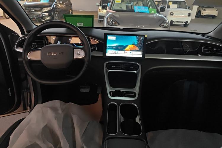 Used Geely Galaxy Geome 2025 410 km Free Version