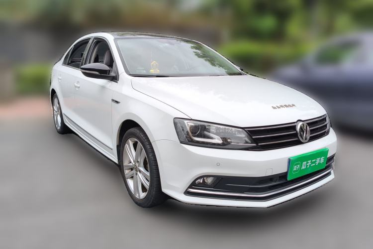 Used Volkswagen Sagitar 2018 280TSI DSG Luxury Model Front Right 45 Deg