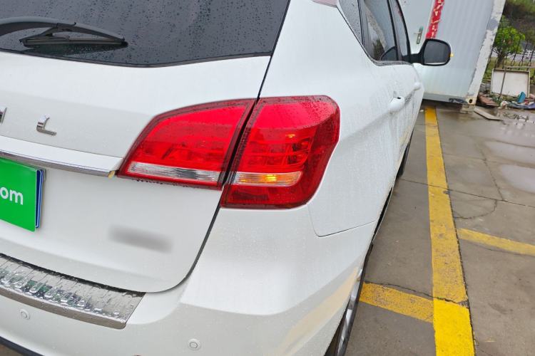 Used Haval H2 2018 Red-Label 1.5T Dual-Clutch Two-Wheel-Drive Elite Model Right Rear Taillight