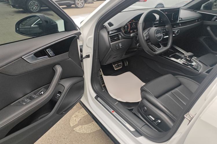 Used Audi A4L 2024 40 TFSI Luxury Dynamic Edition
