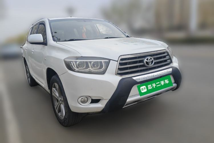 Used Toyota Highlander 2011 2.7L Two-Wheel Drive 5-Seater Sport Edition Front Right 45 Deg