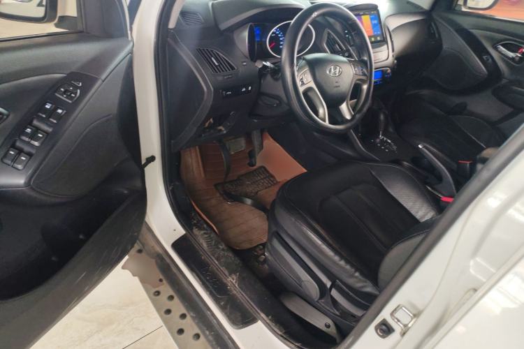 Used Hyundai ix35 2013 2.0L Automatic Two-Wheel Drive Smart GLS China IV Standard

