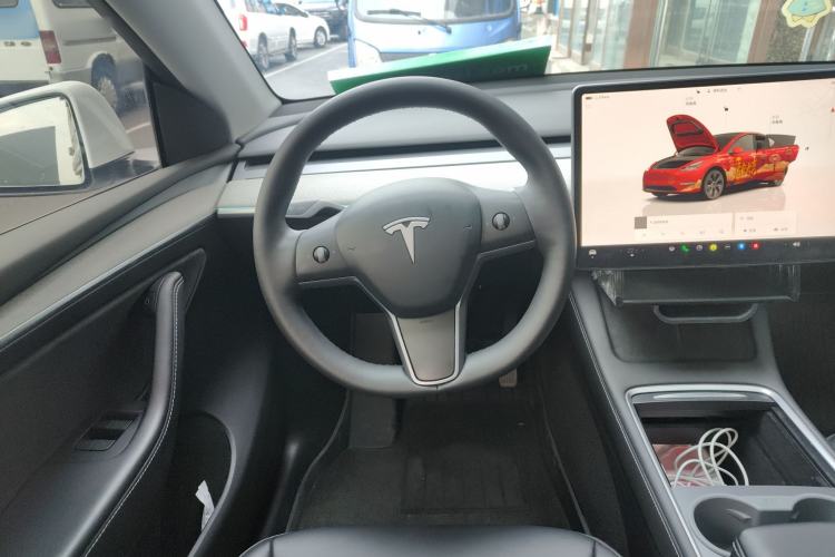 Used Tesla Model Y 2023 Long-Range All-Wheel-Drive Version