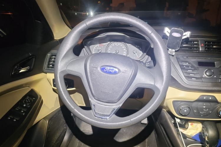 Used Ford Escort 2015 1.5L Automatic Comfort Edition Steering Wheel