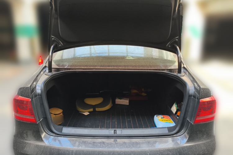 Used Volkswagen Magotan 2013 2.0 TSI Prestige Model Trunk