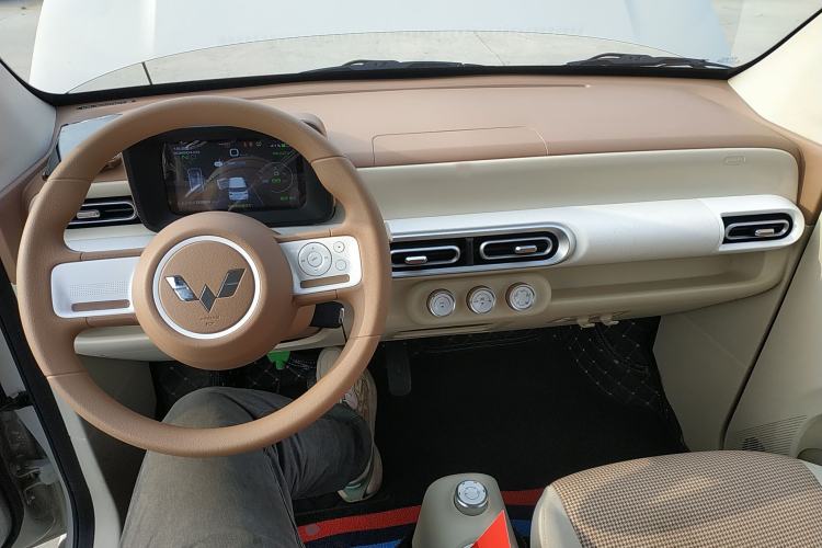 Used Wuling Hongguang MINIEV 2024 3rd Generation 215km Youth Edition Center Console