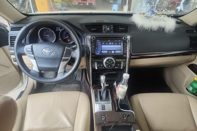 Used Toyota Reiz 2012 2.5V Fengdu Elite Stylish Edition Center Console