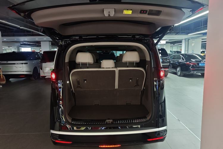 Used Denza D9 2022 DM-i 970 Four-Wheel Drive Flagship Model Trunk