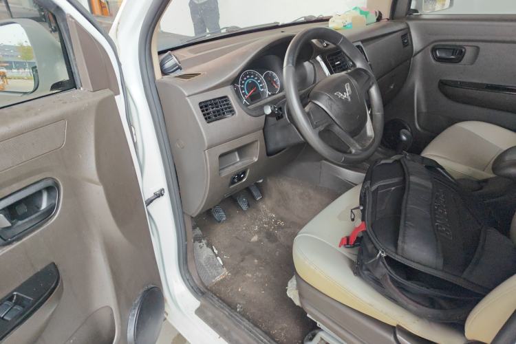 Used Wuling Rongguang V 2016 1.5L Standard Version Driver Seat