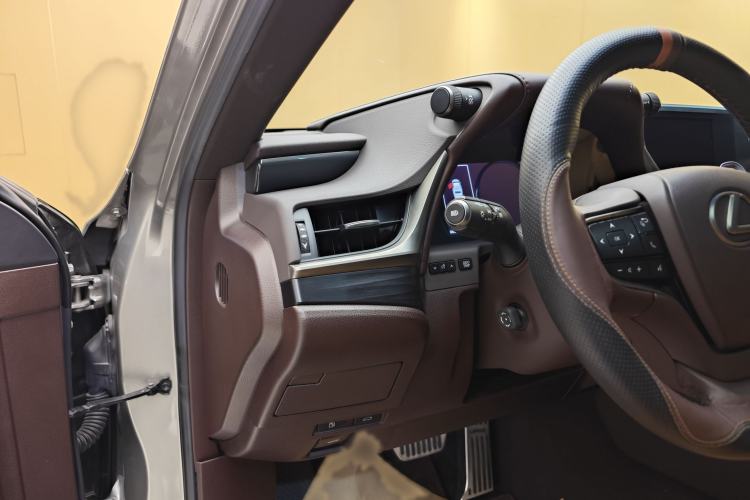 Used Lexus ES 2020 200 Excellence Edition
