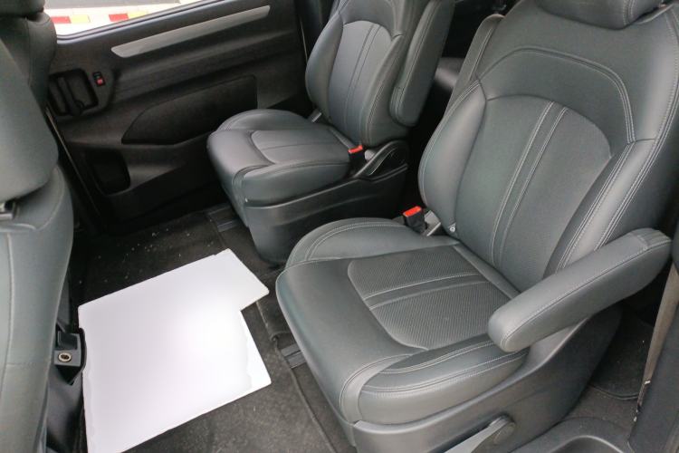 Used SAIC MAXUS G10 2021 2.0T Automatic Elite Edition Diesel 7-Seater
