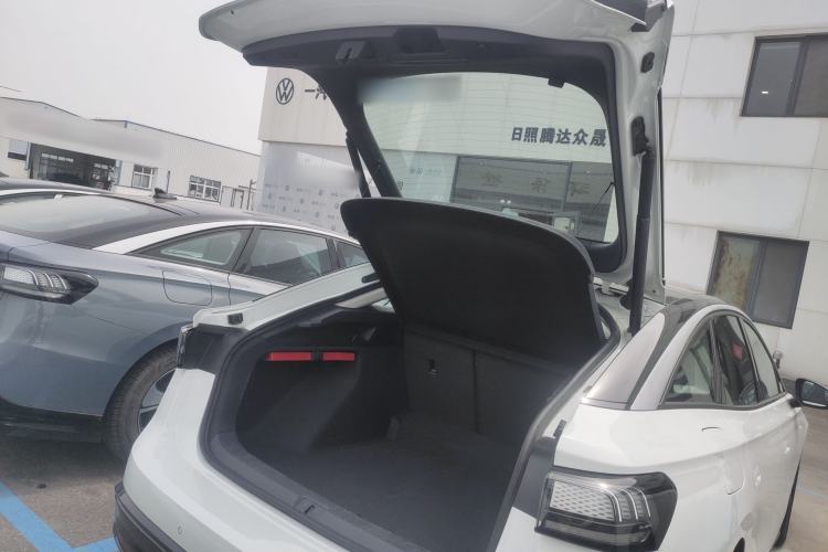 Used Volkswagen ID.7 VIZZION 2024 PRO Model Trunk