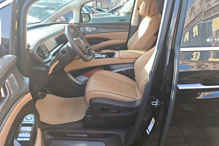 Used Denza D9 2024 DM-i 980 Four-Wheel Drive Prestige Model