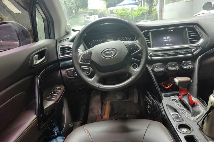 Used GAC Trumpchi GS4 2017 235T Automatic Two-Wheel Drive Luxury Smart Connectivity Version Steering Wheel