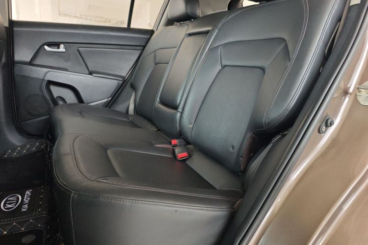 Used Kia Sportage R 2015 2.0L Manual Two-Wheel Drive GLS Trim
